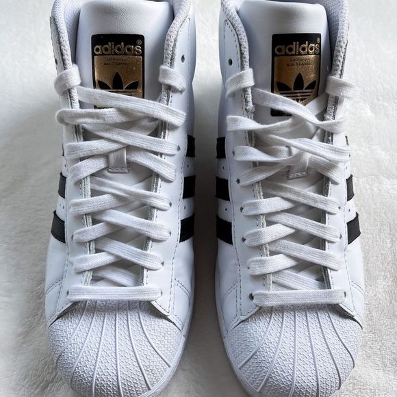 EUC Gently worn Pro Model OG 'Footwear White' Youth size 5.5 = women’s size 7 - Picture 3 of 4